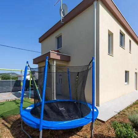 Ivan By Guide Primorski Dolac